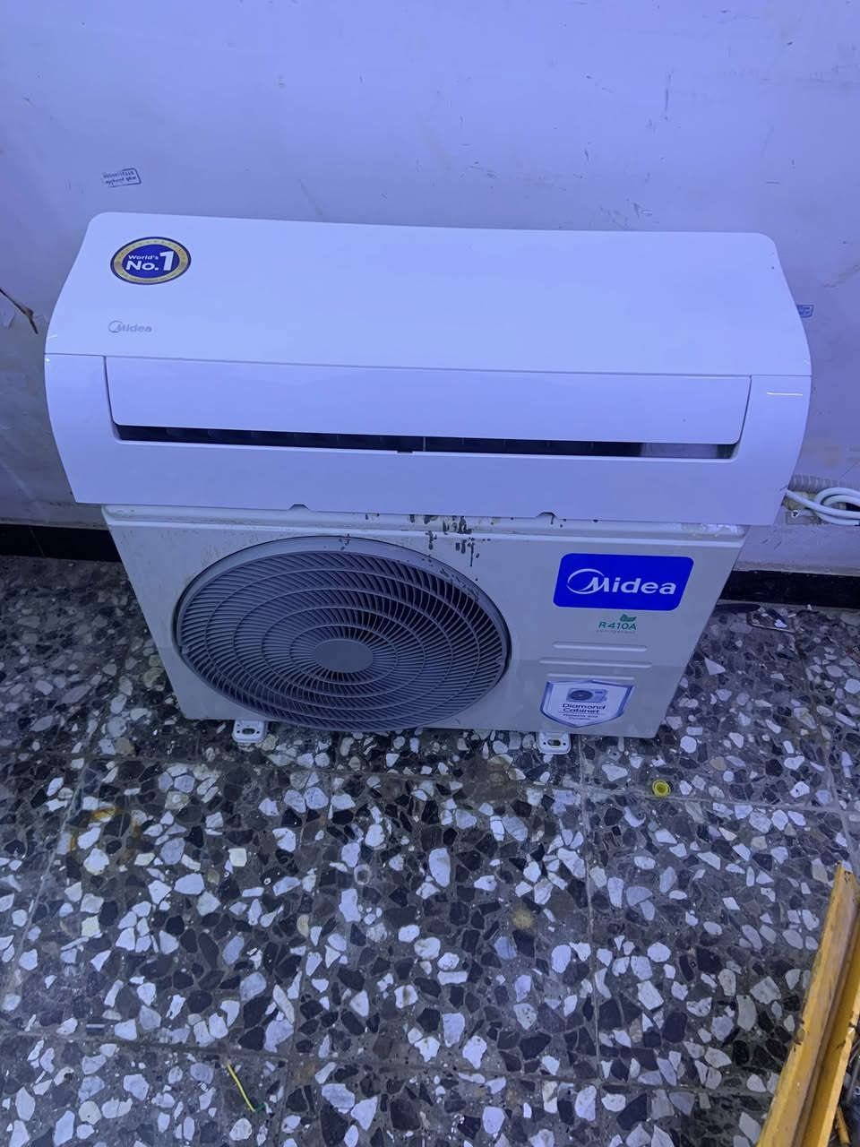 سلام عليكم
وحد طن ميديا

كامل وبلادي 

علا الفحص وضمان 

مكان بغداد الكماليه 
السعر ٢٢٥

***********
