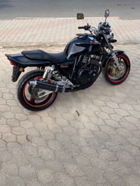 سي بي ٤٠٠ • مدفوع كمرك • بيع مستعجل