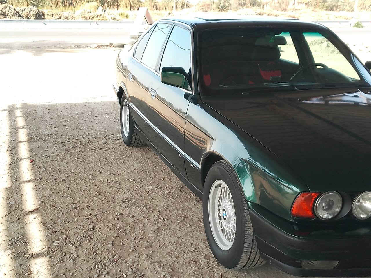 السلام عليكم 
525مسكر 
موديل 91صبغ عام جاهزه كير محرك تبريد حداديه تخم تاير وتخم ويل وكهربائيات كله بلاد 
بجم جديد بلادي مو تجاري 
نواقص السياره 
شيال كاردن 
والفتحه متشتغل
معروضه ب 65وبيه مجال
السياره باليوسفيه
***********
