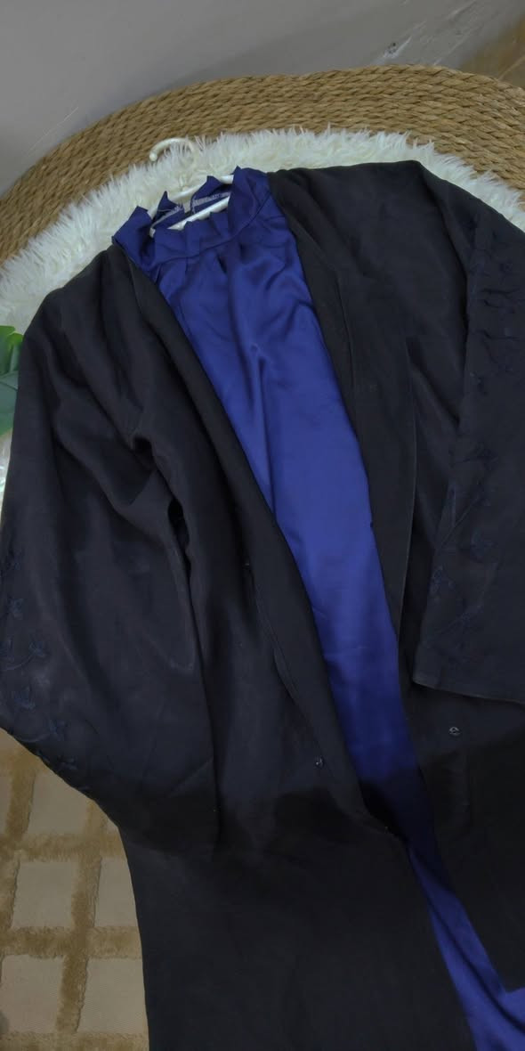 بشت وبينصل ستن 
عرضه 3شبر ❤️‍🔥


**إذا كنت صاحب هذا الإعلان وتريد حذفه لأي سبب، رجاءا أرسل رسالة إلى الدعم الفني**