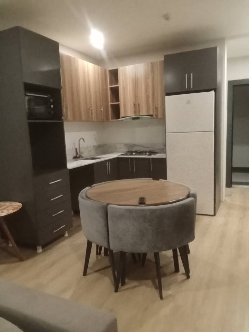 شقه للايجار منطقه ذهبيه
مجمع وايت تاور 
غرفه صاله مؤسس 
سعر 400$
الاستفسار على الواتساب 
***********
