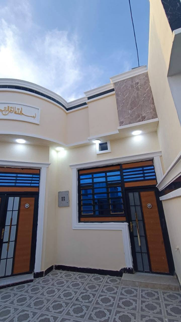 🏠 للإيجار
يتوفر بيت سكني مرتب ومميز جدًا، جاهز للسكن مباشرة:

✨ تفاصيل البيت:

غرفتين نوم 🛏️

ديوان واسع 🛋️

صالة عائلية

مطبخ

صحيات داخلي + خارجي 🚿

كراج سيارة 🚗

🏡 البيت نظيف ومرتب جدًا ومناسب للعوائل

⚡ كافة الخدمات متوفرة بالكامل (ماء، كهرباء، طرق)

📍 الموقع: الجزائر قرب الشارع العام 

📞 للاستفسار: ***********
