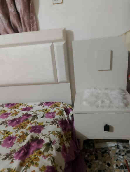 سلام عليكم غرفه تركيه البيع ماصرله شهر عندي سعر 650 الف وبيه ماجل العلوان بغداد المدائن رقم الهاتف ***********
