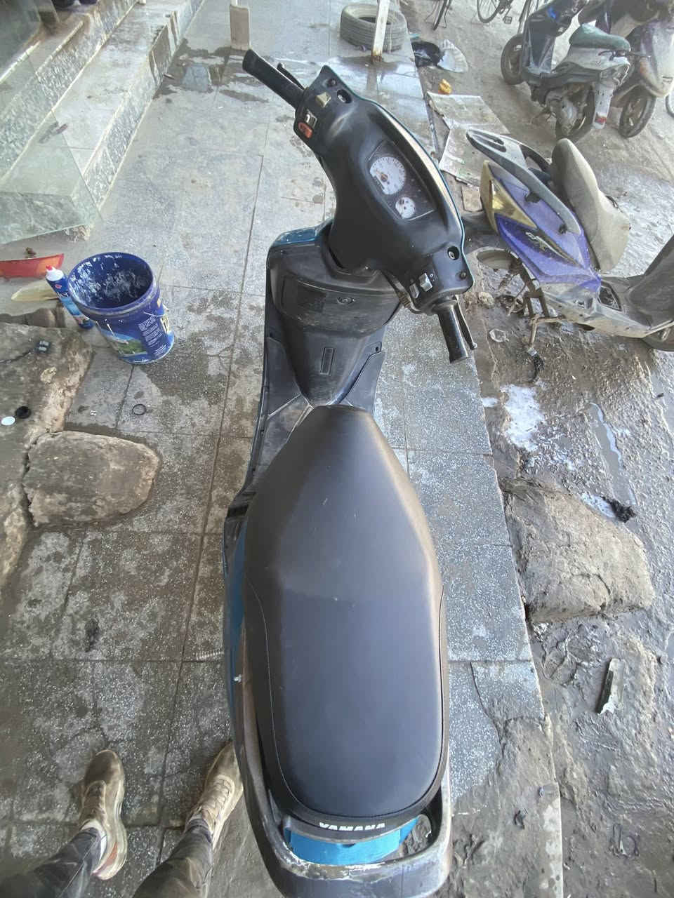 فراشه مفتوحه بستم بس مكينه خرسه متنسمع هندر سلف باي وقت كامله كله لايت شاير كلشي 350 وبيه مجال 

***********
