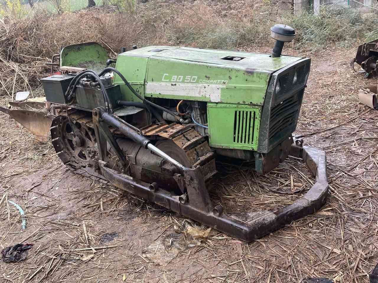 السلام عليكم مكينا اكرفول البيع مع سجين ورفاس ***********
