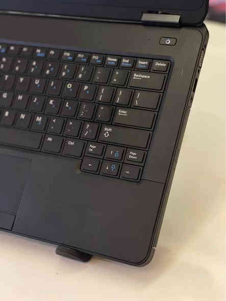 🔥 99 الف فقط 🔥

Laptop DELL 🇺🇸

core i3 ✅

الجيل الرابع 🔥

Ram 8 GB ✅

هارد كبير بحجم 500 GB ✅

شاشة عالية الدقة بحجم 14 

تدعم DVD 📀 

منفذ HDMI port 🎞️

منفذ VGA 📽️

منفذ usb  عدد 2

منفذ aux 

بطارية تدوم اكثر من ساعة  🔋

ملاحقات الجهاز شاحنة اصلية 🔌 

نظافة الابتوب 99٪؜

العنوان الموصل الزهور دورة سيدة الجميلة  📍

مجاور قهوة السرحان مكتب فوكس ستور 

يتوفر توصيل جميع محافظات العراق 🚚🚛🚚🚛

تفاصيل اكثر :☎️ ***********.☎️*********** موصل
