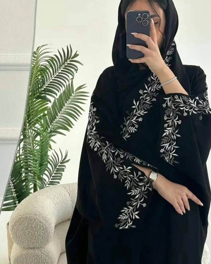 *خلي حضورك ينعرف من عبايتك* 😌💐

عبايه الجميلات القطعه اللي بتحلي حضورك وبتزيدك ثقه مع جمالك وأنوثتك 

التطريز الفخم بلمسه الرقي والفخامة المثالية ل الك وبس بقماش برادا كواليتي عاالي 

دعي الاسود الملكي 🖤 يتكلم 😉

تواصي
شحن وتوصيل بعد ١٠ ايام  من العيد

ثبتي طلبك الان وحجزي قطعتك المميزه 🔥

السسسسسعرررررررر ................. @إشارة


**إذا كنت صاحب هذا الإعلان وتريد حذفه لأي سبب، رجاءا أرسل رسالة إلى الدعم الفني**