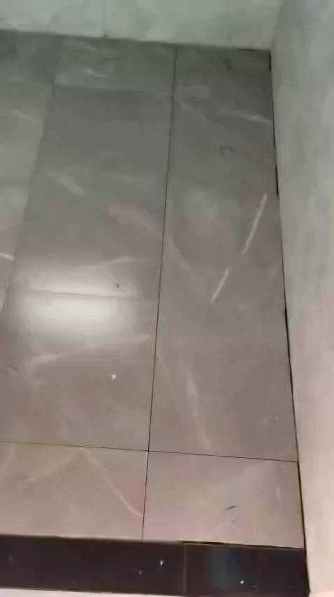 السلام عليكم خلفه درجه اولى شرط مهندس اطلع متر وع اليوميه والماعنده يدلل شرط شغل فول بايه ومرايه سيراميك بورسلاين مرمر ديكور حجر كولشي اشتغل يخص التغليف ارضي جداري للتواصل ***********و ***********
