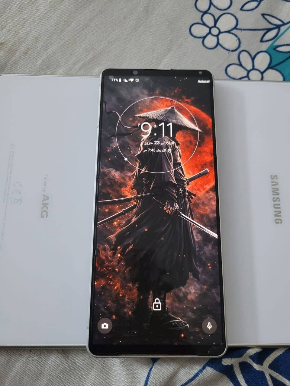 السلام عليكم مراوس مع سامسونك
جهاز سوني العملاق 
1mark5
 ذاكرة 256GB
عشوائي 12GB
بطارية 5000MA
معالج SNAPDRAGON 8GEN2
شاشة 4k AMOLED 120HZ
كامرات احترافية سينمائية 
شحن سريع مع شحن لاسلكي
يدعم اضافة رام خارجي
يدعم اضافة سماعة AUX 3.5M
بصمة 🫆 مع زر التشغيل
سماعات استريو محيطية نقية وواضحة
زر مخصص للكامرة مثل الكامرات الاحترافية DSLR 
وزن خفيف ومسكة مريحة
النظام اندرويد 15 خام

نضافة الجهاز 96%
للمراوس مع سامسونك فقط 
واتساب ***********

""ملاحظة الجهاز يتفوق على S23 Ultra ببعض المواصفات""
""ملاحظة الجهاز بي خيال جددددا بسيط""
