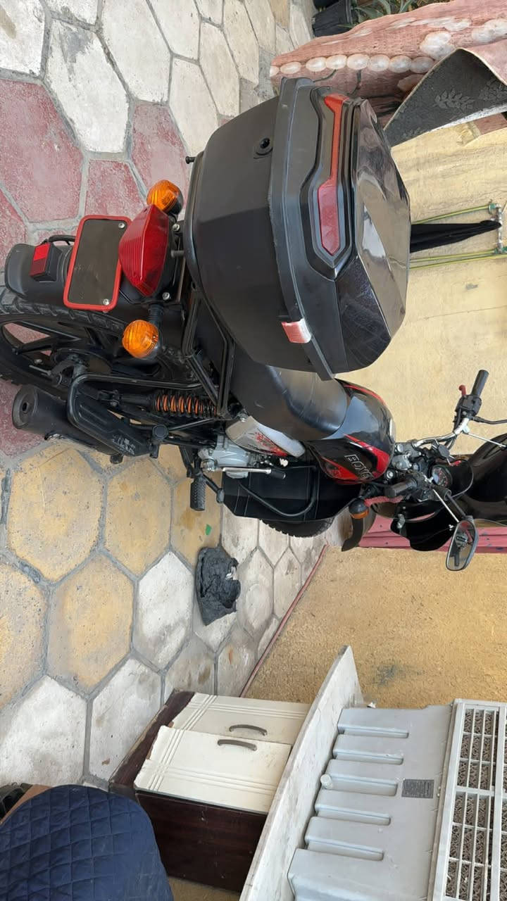 السلام عليكم للبيع بوكسر جبلي هندي مديل 22 اوراق كاملة أصولية7 من كمرك قرص واجة وصولات وما اطلع بيهه هواي
لان مو قوي بالسياقة والنظافة كدامك البراغي شخط ماعليهن والمكينة ماراح تسمع صوتة بدون نقص الله يرزق الي ياخذه اكرر الدراجة مال بيت بعد اكيد تعرفون من تريد ترقم اوراق كله اصولي وكلشي مدفوع دهن فاتر ماعرف شنو اليوم بدلتهن الاسم اموزيل حته الولد ابو الحمل كلي هاذه دهن جديد الفتلر مابي شي هاي دائما هيج ولان محتاج وضرف رايد ابيعة
#السعر رايدهه 2,000,000 مجال للشراي والطيبين 
العنوان بغداد البياع الشرطة الخامسة للاتصال*********** واتساب هم متوفر
