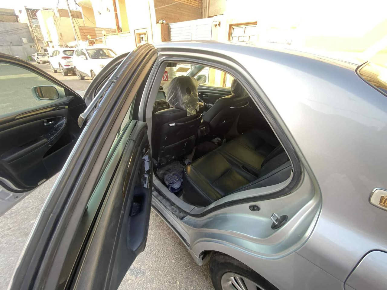 ً
السلام عليكم 
شاهينه 2004 
رقم بغداد دولي قرار 48 مداور ثاني يوم 
مكفوله من الكص والضربه القويه 
مكينه تبريد تخم تاير باتري كله جديد 
شاصي 80 
كشنات جلد 
بصمه 
السعر 135 وبيها مجال للشراي 
رجاءاً الموشراي لايكسر بالسعر 
بيع فقط بدون مراوس 
مكان السياره النجف الأشرف
***********
