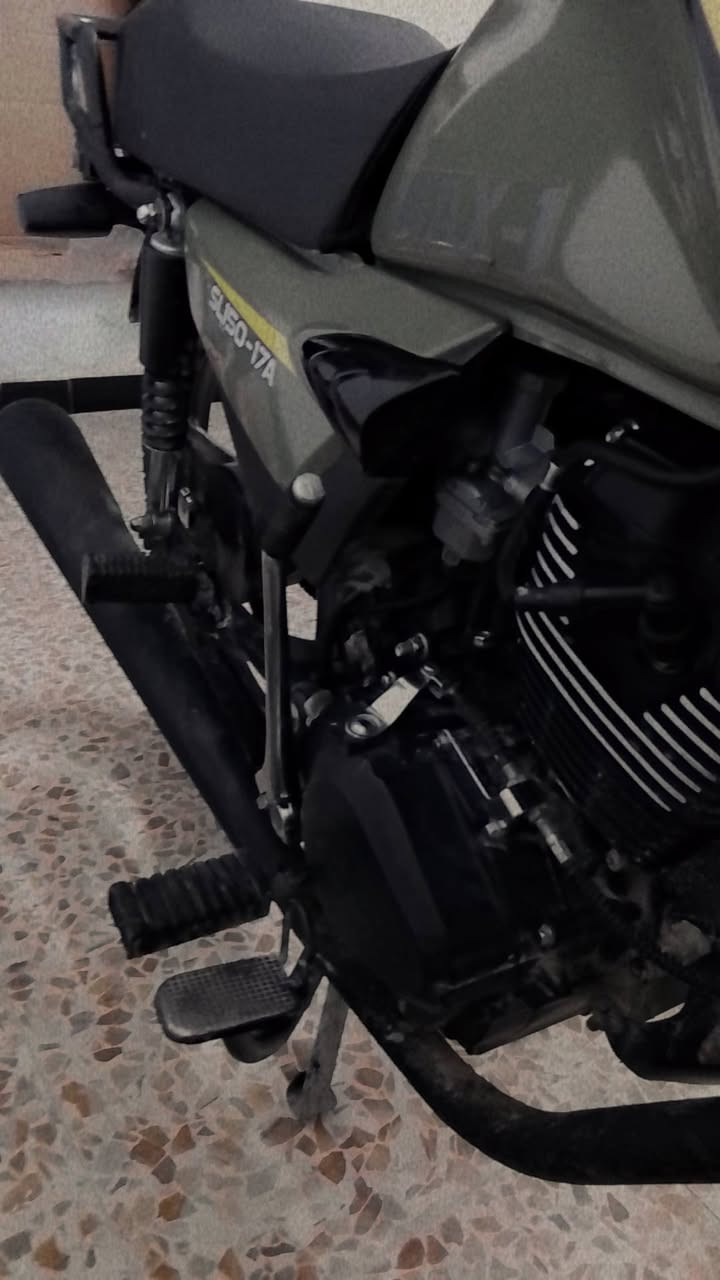 سلام عليكم
دراجه سونك ماكس للبيع موديل2024 أوراق 
مامفتوح برغي بيها مكفولة كفاله عامه 
صارلها 3 أشهر من نازلة ماشيه بس 7000 عداد حقيقي 
تحويل ثاني يوم السعر مليون بيها مجال بسيط للشراي
للاتصال ***********
