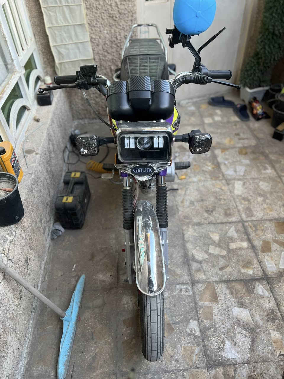 سلام عليكم دراجه سافان مديل 2025  شهر 11مكينه 200 شاشه تشغيل عن بعد  الدراجه متروكه صارله شهرين يحتاجلها بس باتري الدراجه جديده بعده بالعافيه على الياخذه 
السعر /900 الف 
العنوان : بغداد حي اور 
الاتصال على الرقم ***********
