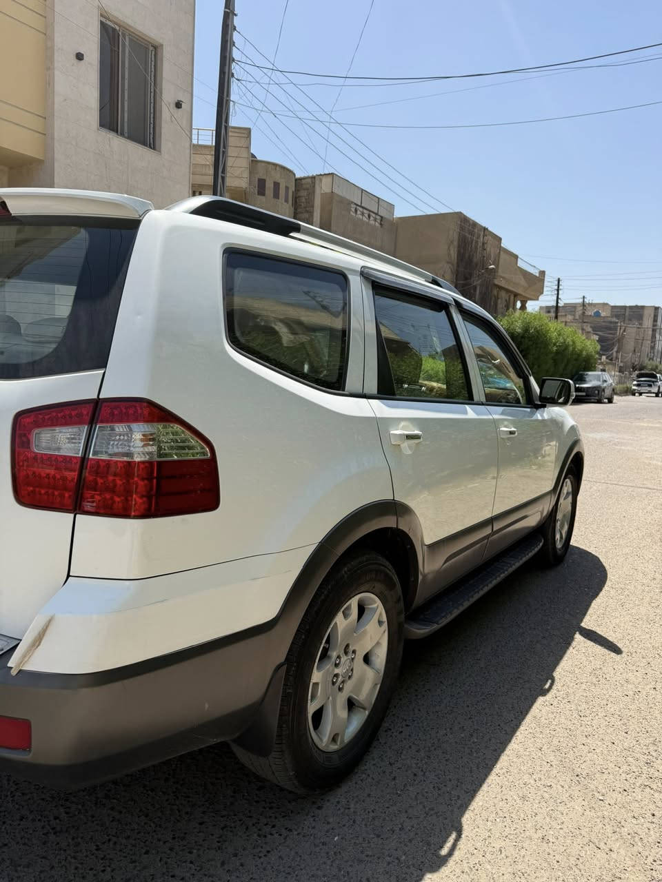 السلام عليكم للبيع مهافي ٢٠١٤ السيارة فول واحد ع واحد اعلى فئة بلمهافي مكينة كير صدر تخم تاير كلة مكفول تبريد ثلج ❄️ السيارة بيهة صبغ الجنطة فقط و  البنيد قطعة اصلية لأكن مفتوح اثر لحيم البنيد اكفلة من الصبغ و قطعة اصليةةةة سعر السيارة ١٥٠ و بيهة مجال مكان بغداد البياع الرقم (***********)يوجد واتساب
