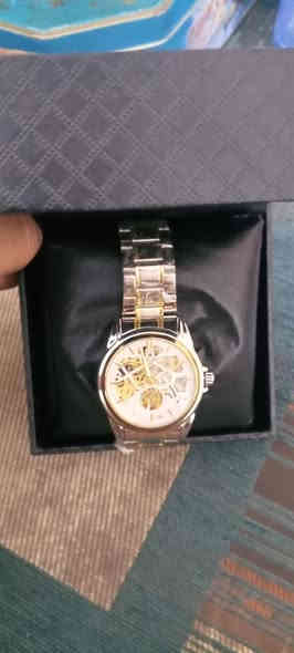 ساعة روليكس اوتماتيك بعدها بالسليفون مالتها ب50 الف بغداد الدورة ***********
