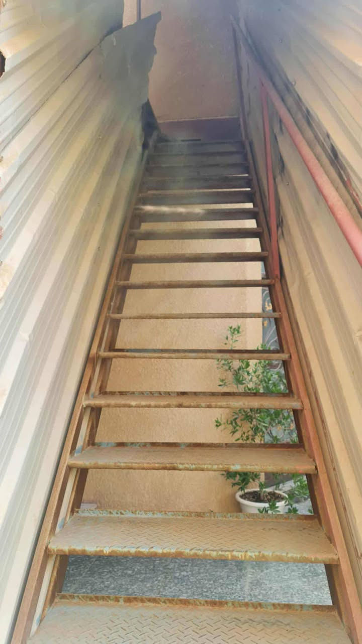 السلام عليكم ورحمة الله وبركاته
درج حديد للبيع 
المكان حي البكرلي 
السعر ٣٢٥ الف 
التواصل على الخاص


**إذا كنت صاحب هذا الإعلان وتريد حذفه لأي سبب، رجاءا أرسل رسالة إلى الدعم الفني**