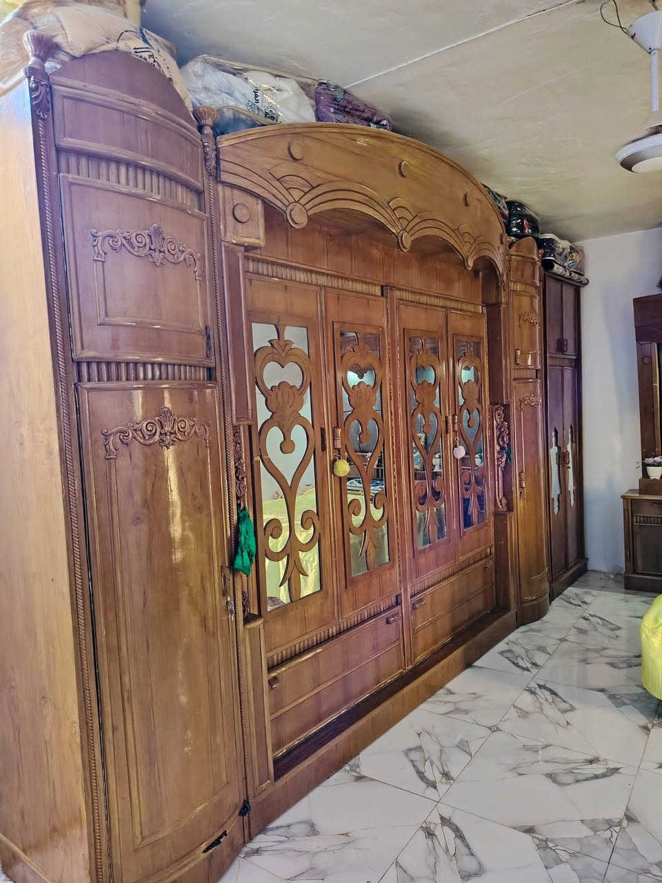 سلام عليكم من رخصت مدير الكروب  غرفه خشاب صاج العراقي الصلي تاج لبيع مكاني ديوانيه قضاء الحمزه شرقي وليريده يتفضل خاص وهاذا تصويره كدامكم ولحاب يتصل هاذا رقمي ***********
