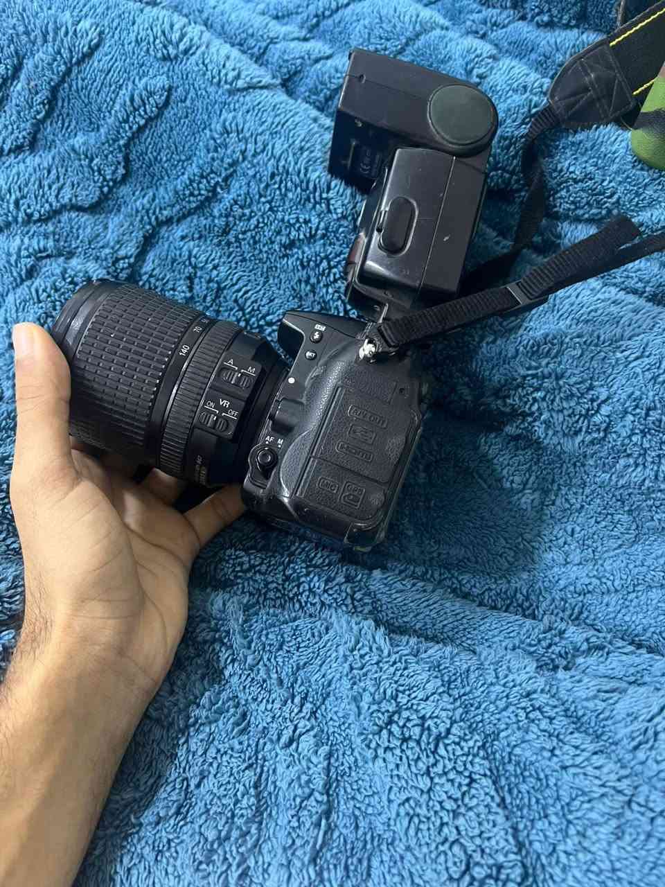 السلام عليكم
نيكون D7000 للبيع نقص بيها بس شاحنة 
كامره جديده ضامها من العام وضاعت الشحنه اليريدها يجيب شاحنه وياه ويفحصها مكفوله من كلشي زلغ مابيها وياها هاي العدسه والفلاش وكفر سليكون 
السعر 300 بيها مجال بسيط 
مكاني الزعفرانيه 
***********
