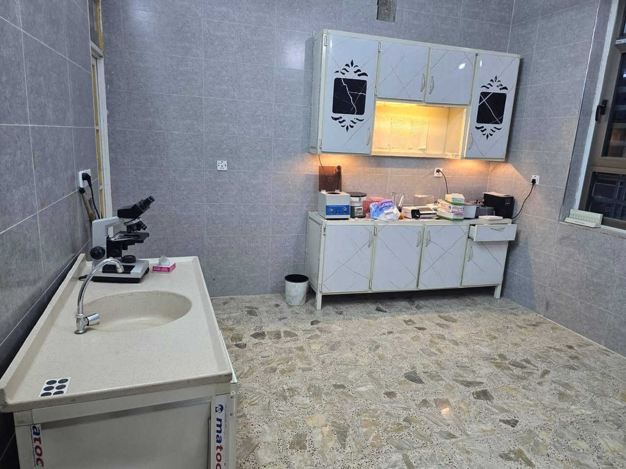 السلام عليكم
اجهزة واثاث مختبر للبيع 
مع كافات المحلقات نظافة ١٠٠%
كاونتر 
سنتر فيوج 
مايكرو سنتر فيوج 
اي كروما 
حاضنة 
مجهر 
سبكترو ابل
حاسبة وطابعة 
كراسي جلد 
كرسي متحرك 
بايبيتات 
تيوبات 
كتات كيمياء
للاستفسار ***********
