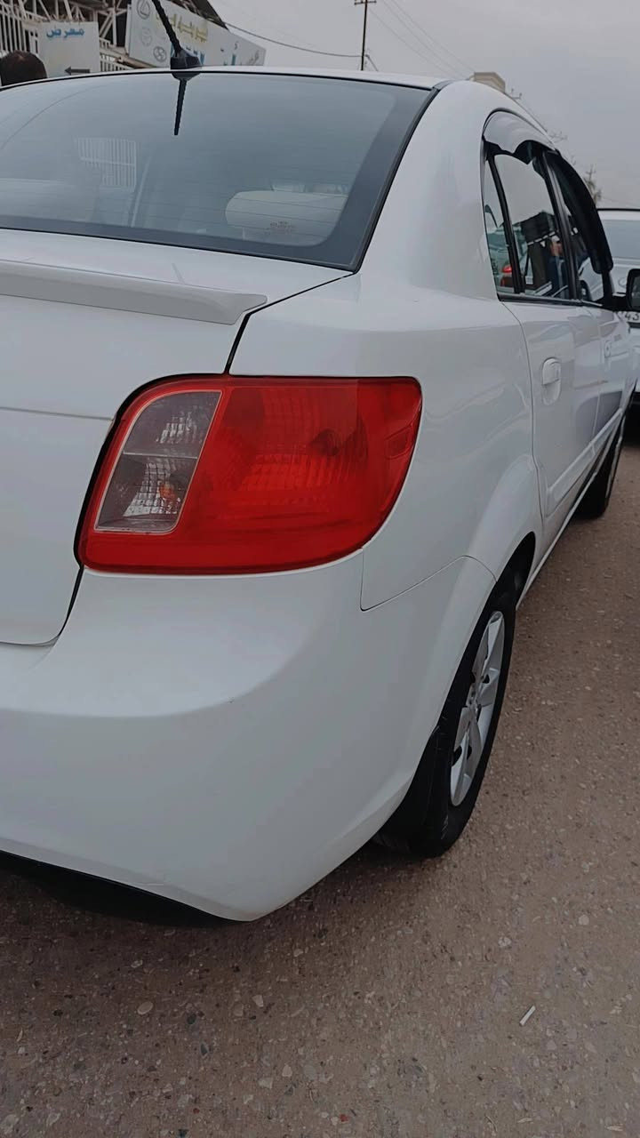 كيا ريو موديل 2012 
سنويه 2027 كاربون بانزين محرك 16 ضررها مكانتين بارد
السعر 107وبيها مجال شي بصيط التواصل خاص او ع الرقم ***********
***********
رجاءآ الي مو شراي لايتصل
