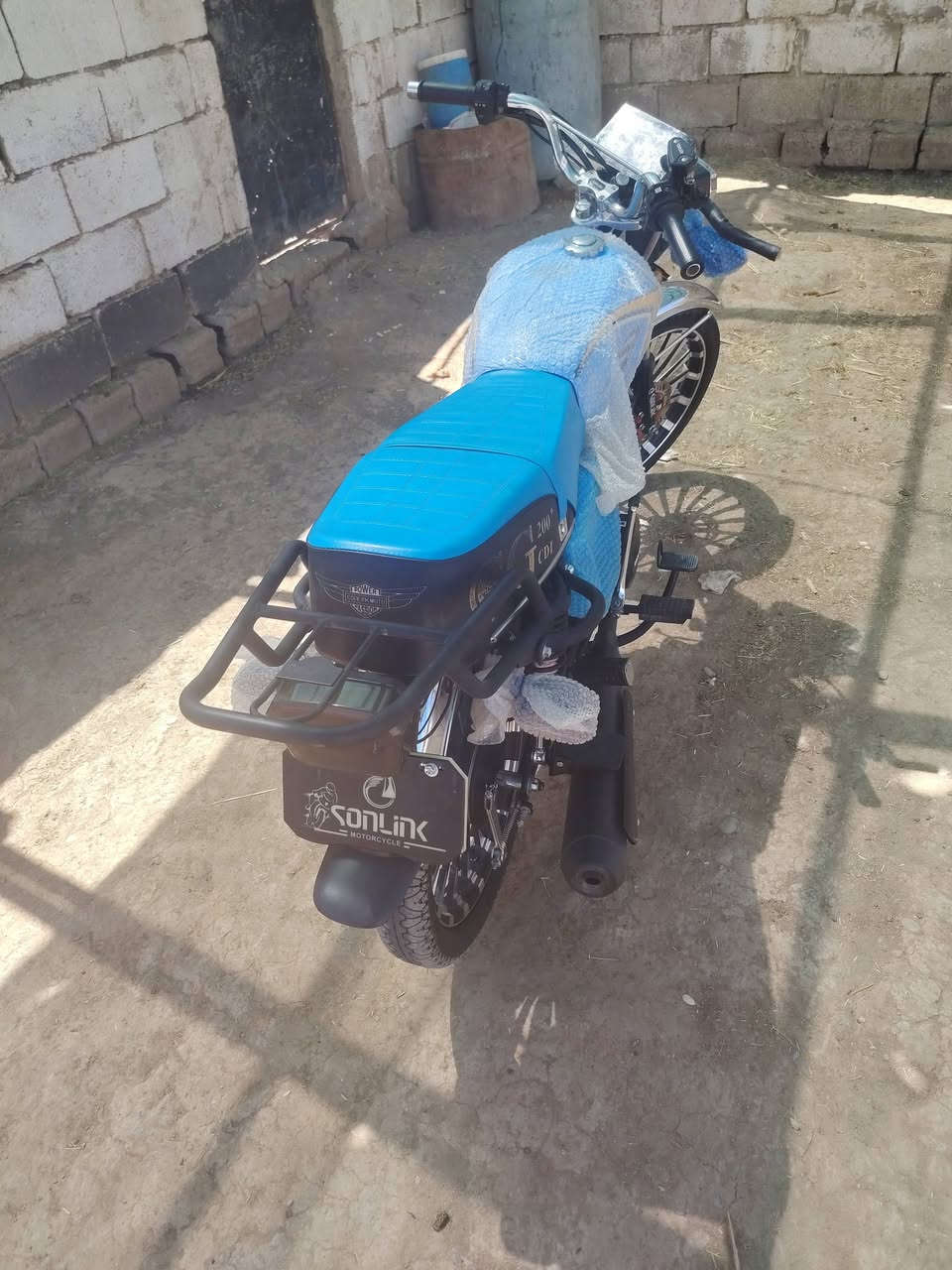 السلام عليكم 
مطور خمسه كير سونك موديل 25
ماطوره شرط المحرك ما مطخوخ صبانه 
الانشاط ناره 🔥
كهربائيات كلها شغاله شرط 
منفيس بي  
سويجات اربعه 
تشغيل عن بعد 🔥
رقم الهاتف*********** 
مطور جنبزه ومال جناي  فولل 
السعر 675 وبي مجال حك الجيه
