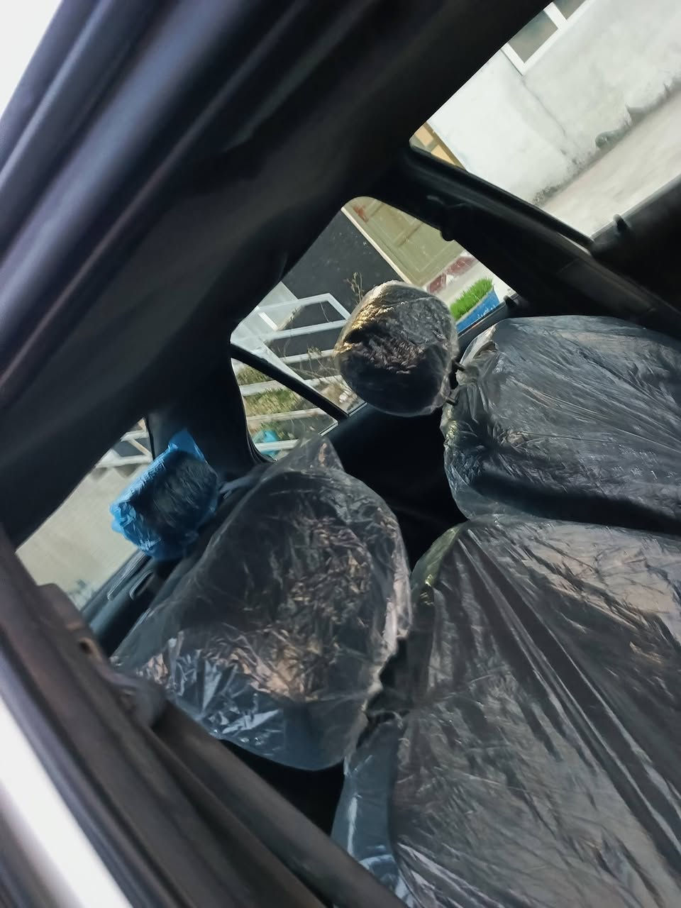 بیجۆ 2001   فەڕەنسی
گێڕ مەکینە بەشەرت  ئاڕم پلاستیک سلێمانی 
بەشەرتی ئاڕمو ئەوەلیاتو بڕاوە 
هەموو گیانی بەشەرت 
پارەی علوجێک    
19 گەڵا   مەجال 
***********     ڤایبەرو وەتس ئەپی لەسەرە
