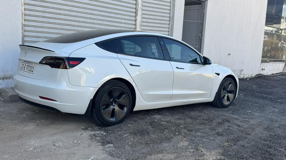 تيسلا موديل 3 تك ماتور  2023
بو گورينه وه له گه ل تيسلا دبل ماتور موديل y يان 3

 سئ پار چه ى هه يه لاى سكن دوو ده رگا له كه ل چاملغى پشته وه

په ره شوت به س دكمه ى ته قيوه بوى دانراوه 

80هزار رويشتوه كاره بايى هه موى به شه رت هيج كيشه ى نيه 

نرخى169$

واتس آپ   ***********
