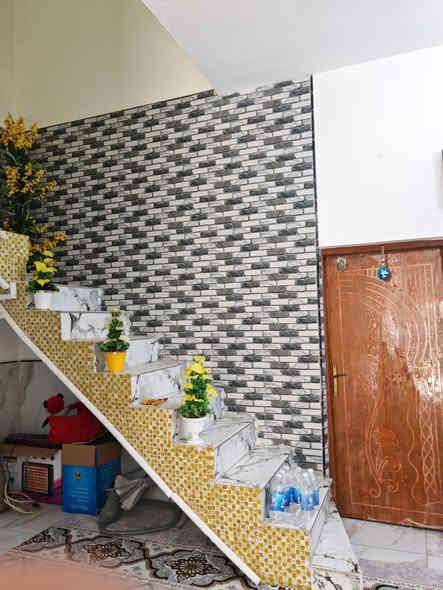 السلام عليكم بيت اسهم بالمدينه للبيع
مساحته ٢٠٤ متر طابوق وصب درجه اولى يسراميك
متكون من
غرفتين وصاله واستقبال ومطبخ وصحيات داخليه وخارجيه وحديقه وكراج
***********
