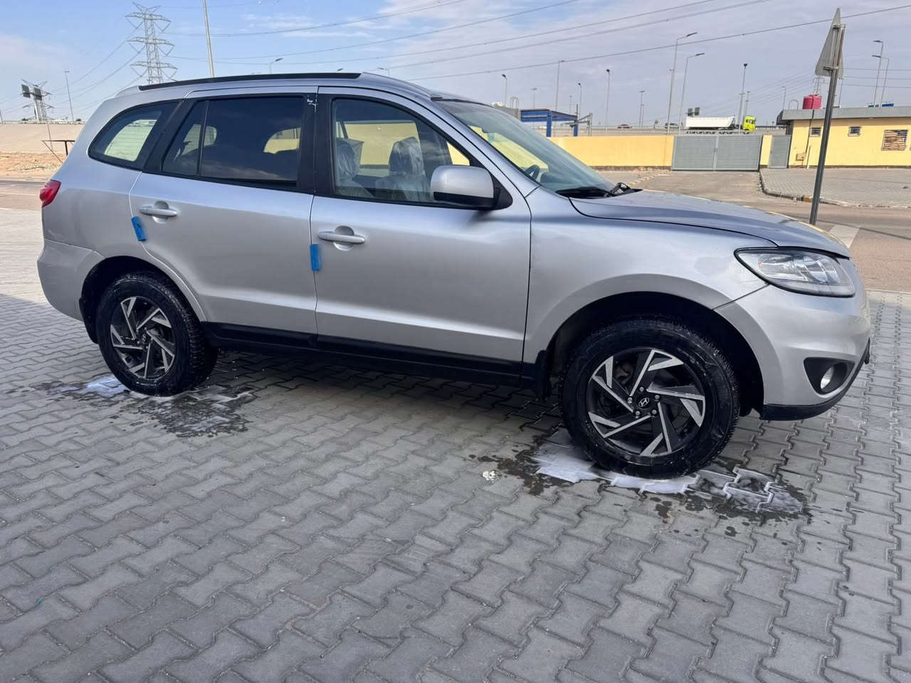 ادوات_ادوات_دخول_جديد
سنتافي كص جنطه 2011 
مكينه بانزين 6سلندرر 
جهاز بدون نقص
العنوان البصره.  السعر ((55))
***********
