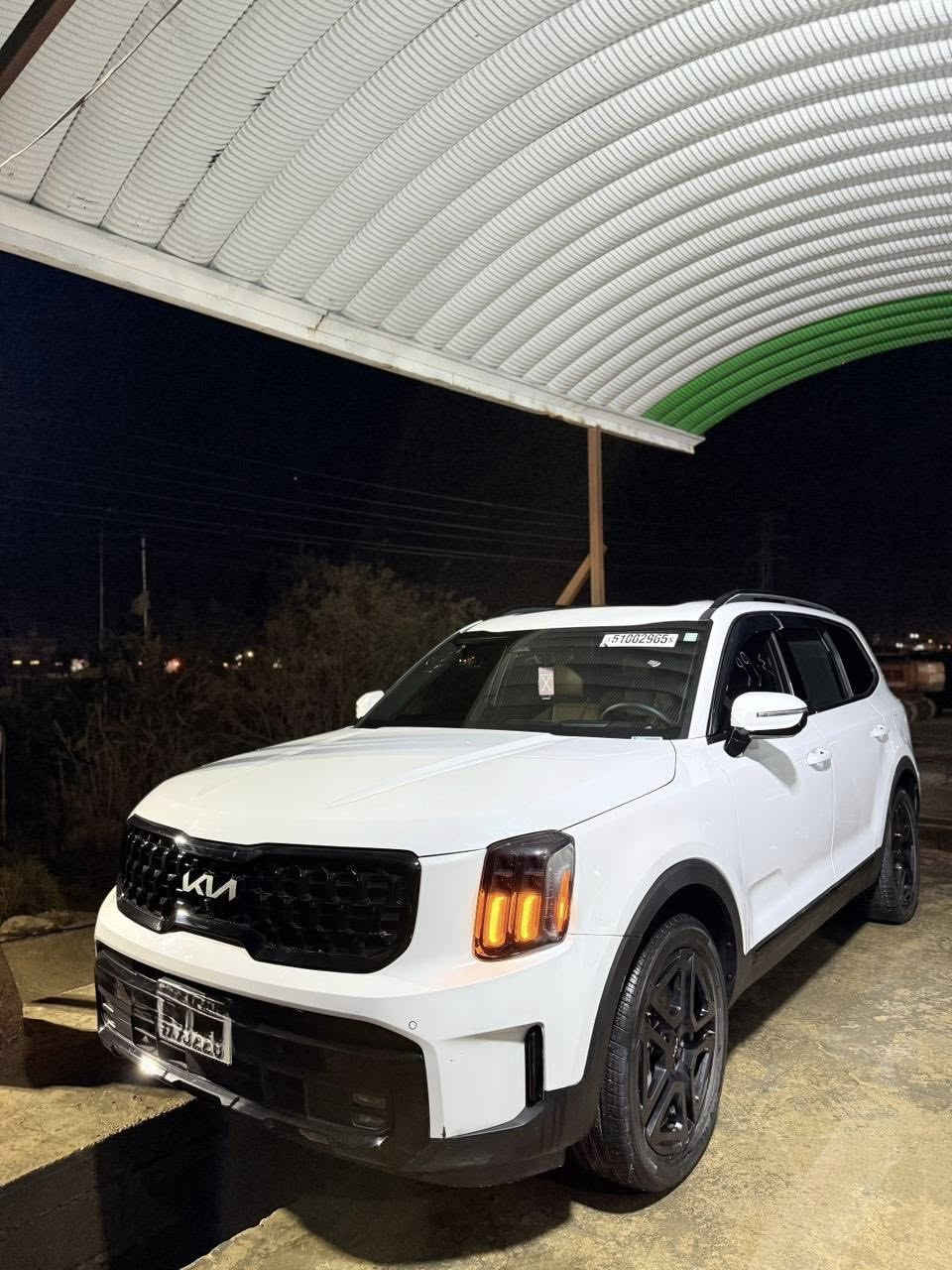 كيا تيلورايد مودیل 2024 برستيج اكس لاين

2024 kia telluride SX PRESTIGE X-LINE بریستج( أعلى فئة) بلاك اديشن
 لون زيتوني  امريكي فول مواصفات 
 1-  كيا تيلورايد فئة SX اعلى المواصفات 2024
2- محرك 6 سلندر 3800 
3-  ويل كب حجم 20 اسود  تاير بحالة ممتازة جدا 
ك
4- عداد المسافة الحالي24 كليو الف قابل للزيادة
5 بصمة ابواب امامية  وبصمة تشغيل وتشغيل عن بعد
6- لايتات زينون عالي ناصي عدستين 
7-اشارة في المرايا الجانبية مع حساسات الاجتياز 
8- مصابيح ترحيب في مقابض الابواب 
9 رادارات تفاعلية للتوقف التلقائي امامي خلفي
10-السيارة بانوراما فتحتين 
11-حساسات امامي خلفي 
12- كاميرات عدد 6 برؤية 360 درجة 
13-باب الجنطة كهربائي شفط 
14غرفة السيارة جلد نابا
14-تحكم كهربائي متكامل لمقاعد المقدمة 
15 المقاعد الامامية تدفئة وتبريد  (مساج كشن السائق)
16- المقاعد الخلفية تدفئة وتبريد كشن 
17-شاشة دشبول كبيرة لمجموعة من الايعازات والضبط و ابل كار بلي واندرويد أوتو.
18-بردات اصلية للابواب الخلفية 
19-مقاعد وسطية تطوى كهربائيا ويدوية الفتح 
20- انارة ليزرية متعددة بمزيج هائل من الالوان لأنارة دواخل السيارة 
21-مرايا جانبية شفط كهرباء مع ذاكرة لكشن السائق
22- خاصية تحديد المسار والتنبيه عند الخروج من المسار 
23-المقعد الوسطي منفصل  VIP
24-تبريد السيارة 3 قطع ثلج
25- تحكم ستيرن جهتين متعدد الايعازات 
26- وضعيات القيادة عدد 7  
27- تنبيه بالارتجاج في المقود 
28- سقف كنتارا
29- خاصية Talking للتحدث مع الركاب عبر السماعات.
30- كشنات خزن وسماعات هرمونك دمام .
31-تحويل مرآت السائق إلى كاميرا خلفية.
32- شحن لاسلكي مع 7 فتحات شحن ومنفذ 110 فولت.
33- داتاشو أمام السائق تعرض السرعة ومعلومات السيارة.
34- هوك خلفي...
والكثير الكثير من المواصفات اللي ماتنتهي
سيارة جديدة حرفياً 
وباقي المواصفات بالسيارة الغنية عن التعريف 
رقم ديالى باسمي هزه جديدة السياره كتاب شهداء
صور الحادث موجود صندوك ملصح + جاملخ اامامي مصلح كد شبر 
سعره 340 بيه مجال
***********
