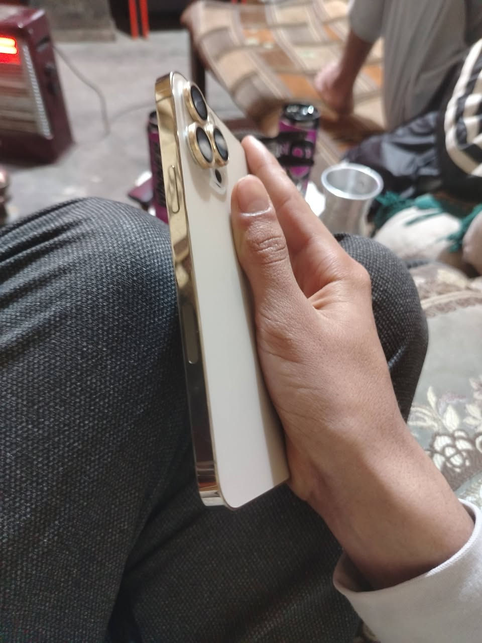 13 برو ماكس
ذاكره 256
بطاريه 76🔋
نموذج M
وتر بلادي  بلادي على وضع الشركه مامرفوع نفس البقيه وانضف من الصور  
سعر 580
***********
