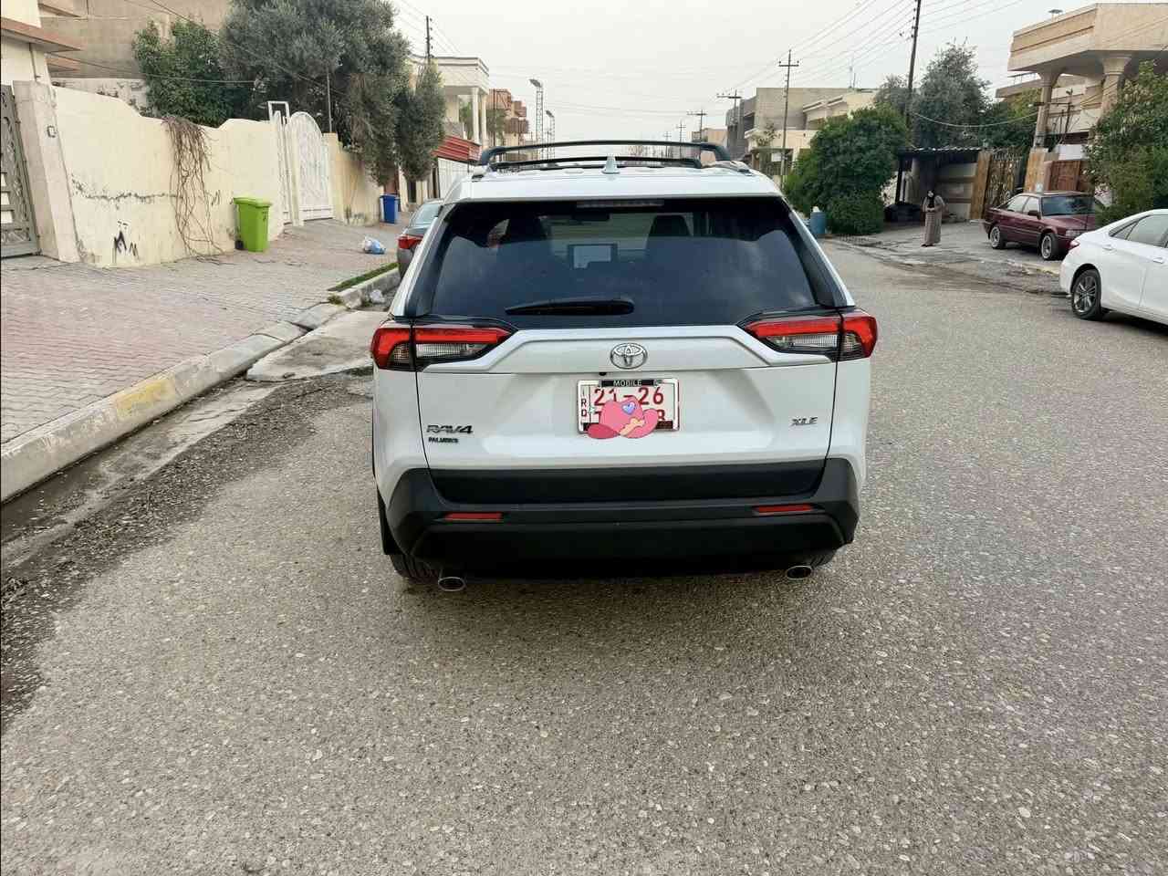 اقراء تفاصيل زين من بعده اتصل
راف فور 2025 ماشية 600 ميل فقط يعني صفر وارد أمريكي 🇺🇸 موصفاته XLE بريمو فول فتحة سلايت.بصمة وابواب بصمة. وجنطة كهرباء ⚡️ وكشنات جلد وتدفئة وخزن ولايتات ليت وشاشه جبيرة وتحكمات وبلوتوث ومانع ضباب 🌫️ وتشغيل عن بعد ويل حجم جبير وتبريد قطعتين 
سيارة 🚗 بدون صبغ بدون قطع تبديل بدون فتح بدون شخوط وبدون رصعات بدون دواخل جميع إرباكات سليمة 
رادار وحجر صالنصا وراديتر ولايتات وحتى دعامية كله بلادي  مكان سيارة 🚘 كركوك حي العسكري سعره 276 بيه مجال للطيبين 
***********
