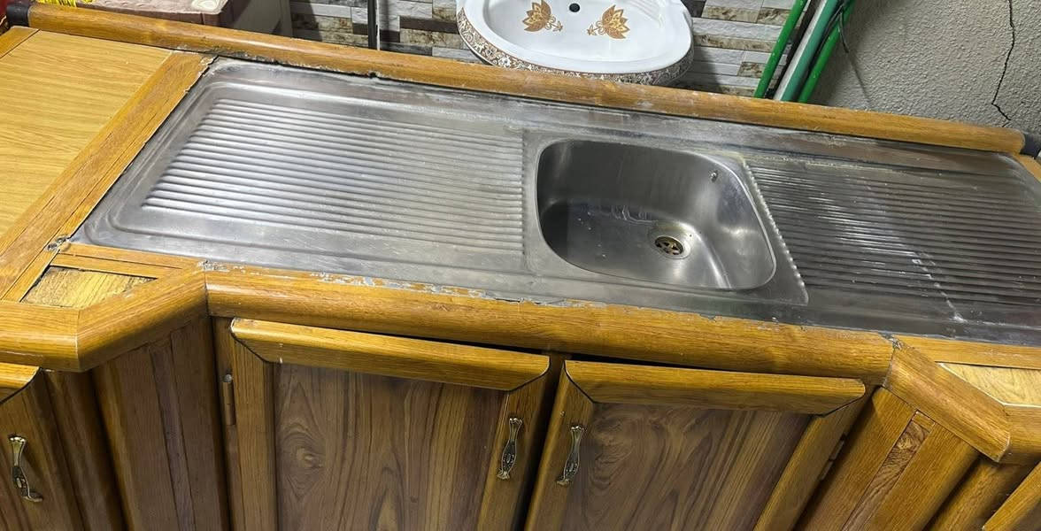 للبيع سنك الطول 2 متر السعر 90 وبي مجال مكان بغداد ***********
