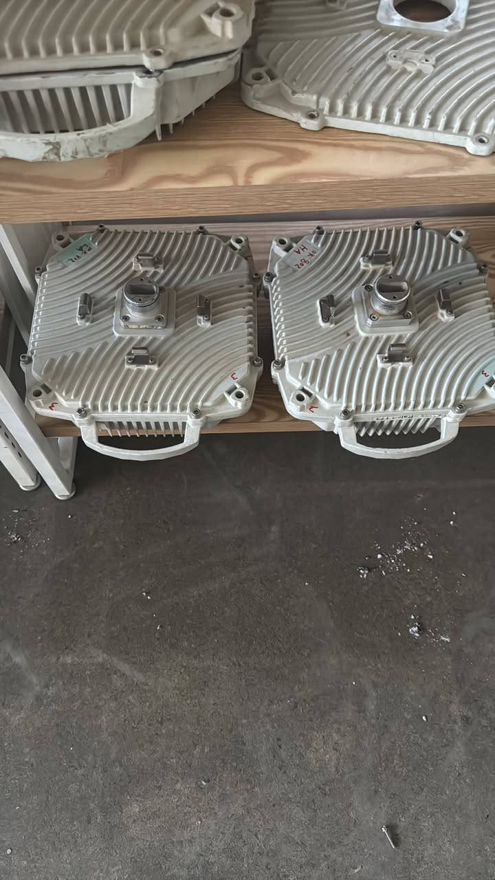 السلام عليكم
يتوفر لنكات تردد ٨ كيكا نوع اكسترون مع دش انتينا ١٢٠ سم باند ٨٩١ ميكا فول دوبليكس سنكل راديو و١.٦ كيكا دبل راديو 
للاستفسار الاتصال على الرقم 
***********
