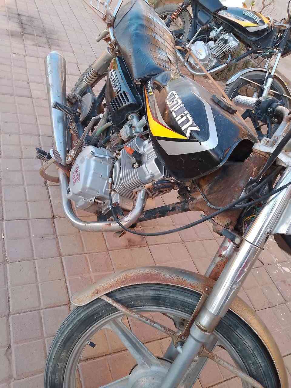السلام عليكم دراجة للبيع مكاني بيجي السعر 3250الف وبيها مجال ***********
