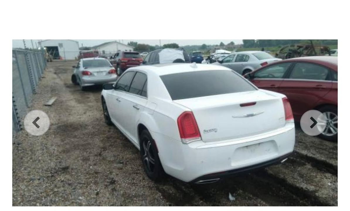 سلام عليكم 
اوباما 19 مرمزة 22 صور الحادث موجودة 
رقم وسنوية باسمي سعره210 وبيها مجال حك الجيه
***********
