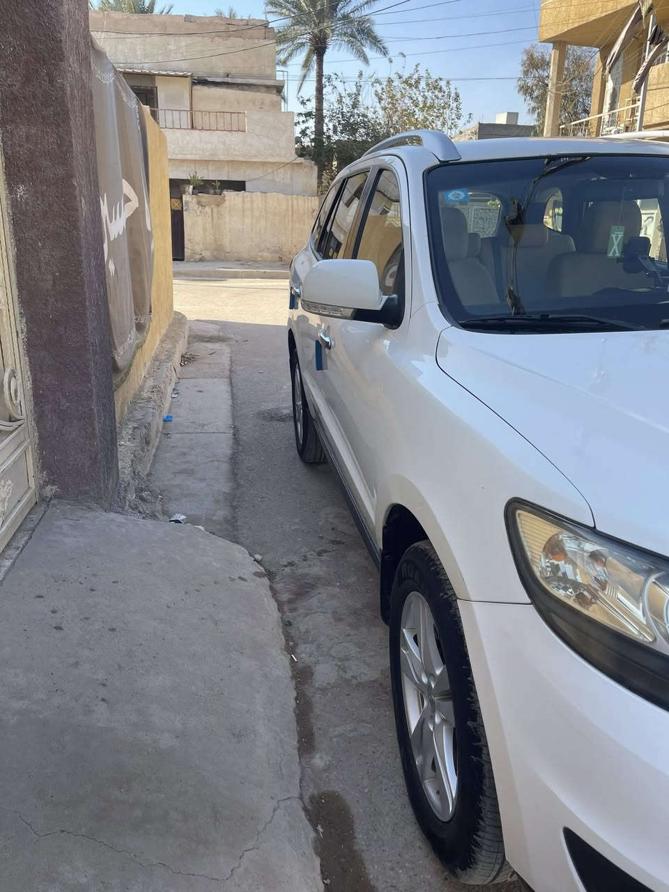 السلام عليكم
سنتافي 12 الشركة العامة
ماشية 187500
محرك3500 مكفول 
كير مجفت 
السيارةًمكفولة من الصبغ حتة الدعاميته مكفولة 
السيارة سبعة راكب 
بس بية طخة بصيطة كلش  بلباب الخلفي 
 رقم الهاتف 
***********
