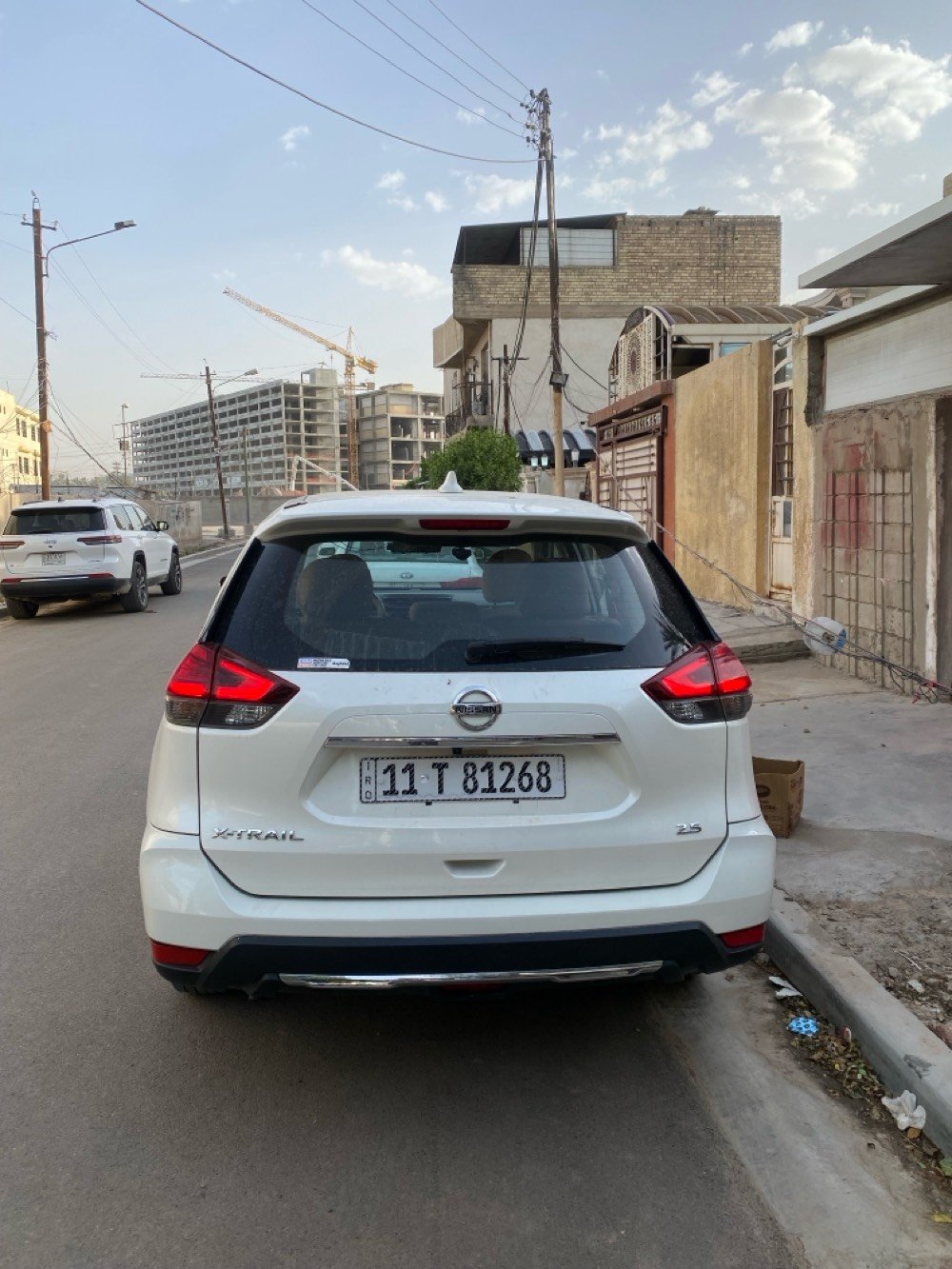 ‏نيسان ‏ اكستريل ‏للبيع موديل 2020 ‏خليجي دفع رباعي 4 سلندر ‏اقتصادي السيارة متصرف بانزين 7 راكب
شنو سنة الموديل بالضبط وشنو فئة السيارة/الترِم؟: 
2020 اكستريل
السيارة منوّع صبغها أو بيها حوادث/سمكرة من قبل؟ وإذا نعم شنو الأجزاء؟: 
بيها قطعة وحدة صبغ
شنو وضع المكينة والقير والمشي؟ وهل بيها أي ملاحظات ميكانيكية أو كهربائية؟: 
تخبل كلشي مابيها ولا ملاحظة
منين موقع السيارة حالياً؟: 
بغداد الطوبجي
السعر كم؟ وهل أكو مجال بسيط للتفاوض لو السعر نهائي؟: 
185 واكو مجال حك الجية