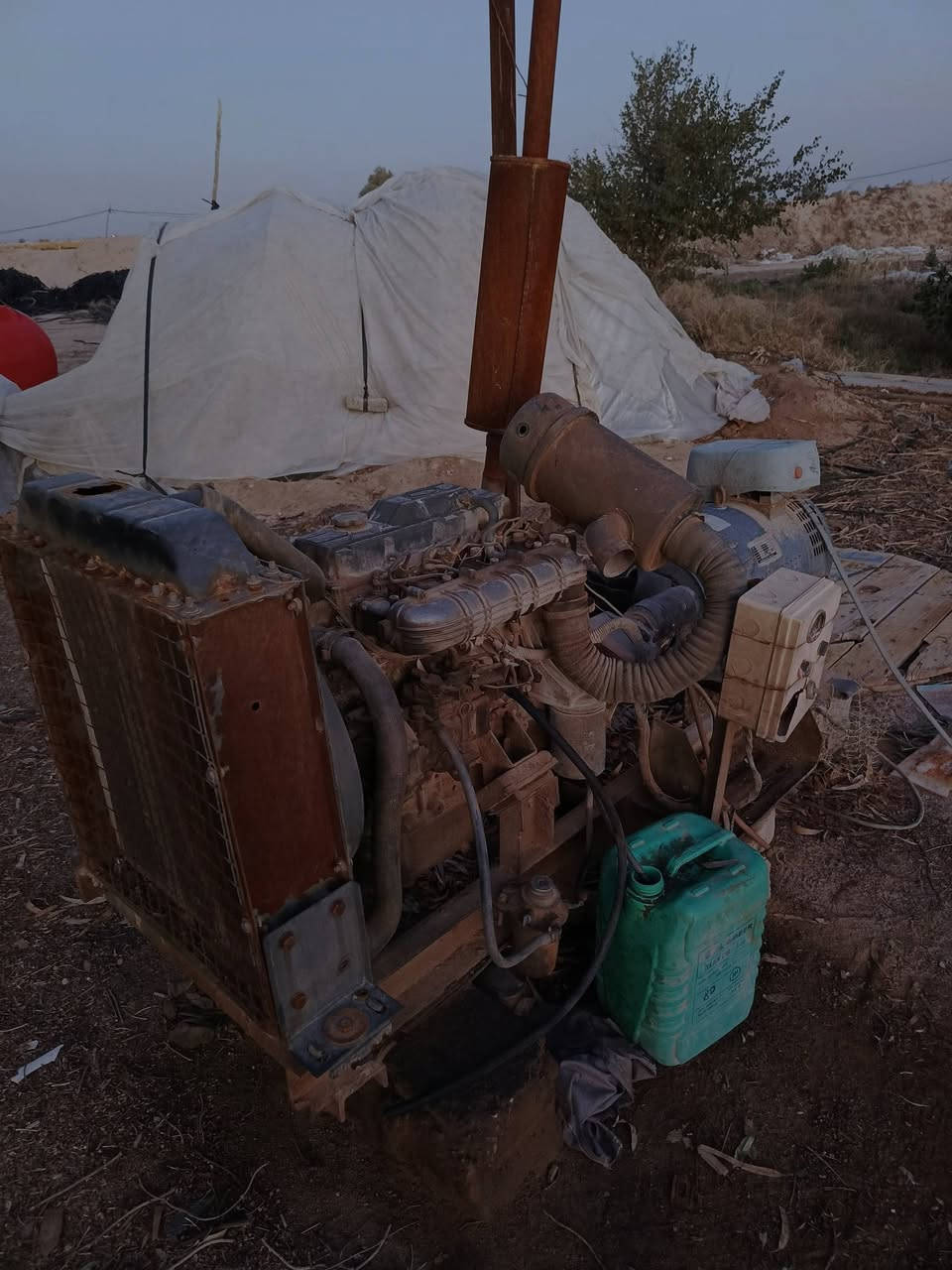 السلام عليكم محرك كيا للبيع 2700 شغال نضيف مكاني طريق كربلاء نجف عمود 977 رقمي ‏‪***********‬‏
