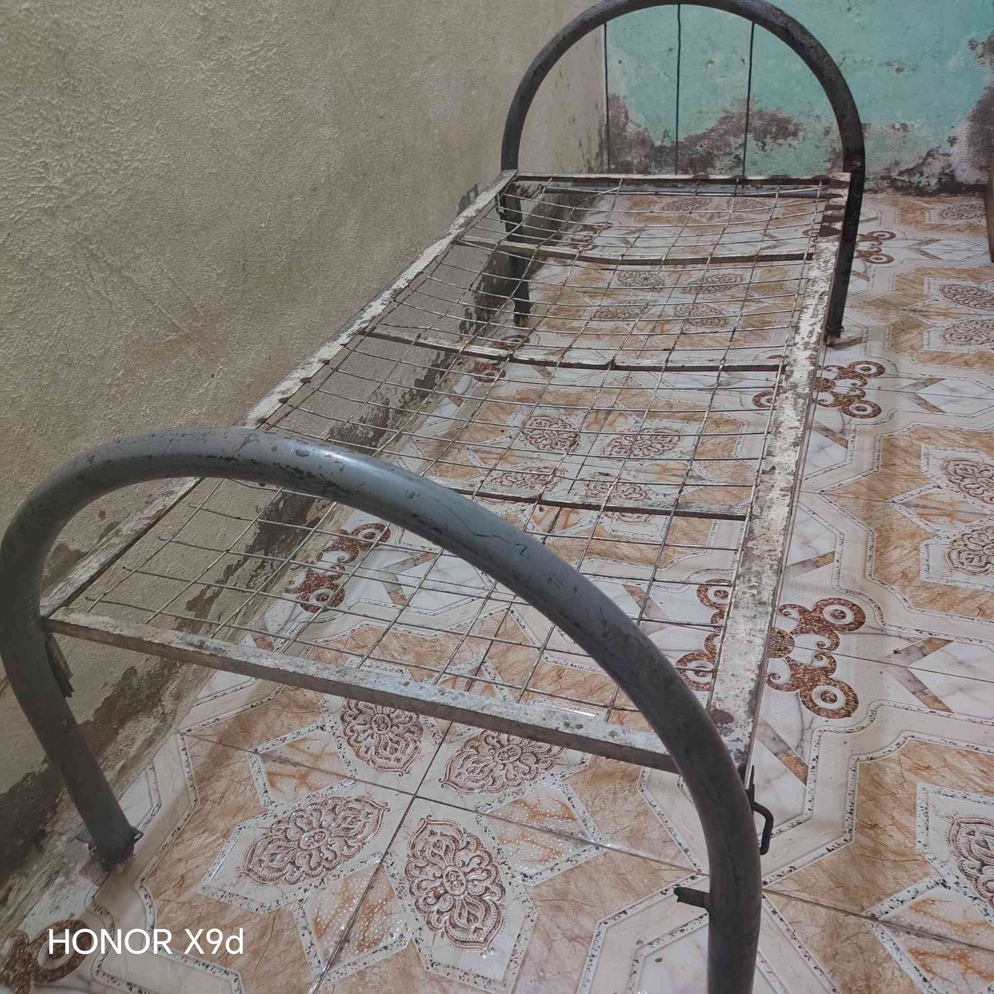 چرابي عدد٢ أمهات النفر سعر الوحده ٢٥ بيهن مجال قليل المكان كوت حي الحكيم الرقم ***********
