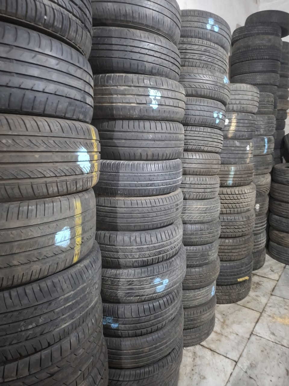 يوجد طارات مستعمل جميع لقياسات من ١٢ ل ٢٠  كربلاء طويريج يم ابو هاشم. ***********
