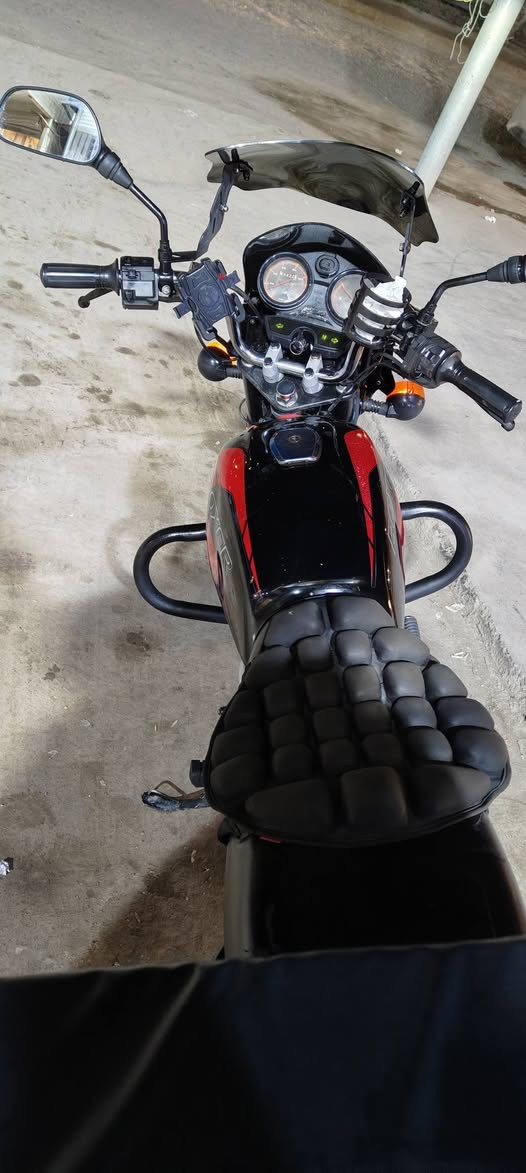 دراجه بوكسر مو ديل 21 مرقم تحويل نفس اليوم للبيع 1950وبيها مجال رقم ***********
