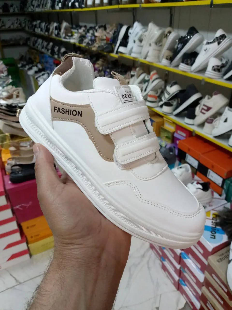 حذاء رياضي فلات لواصق 

بدون قيطان خفيف جدا 

وقياسات متوفره من 37 إلى 41 

سعر بلااش فقط 10 الالف توجد خدمة توصيل


**إذا كنت صاحب هذا الإعلان وتريد حذفه لأي سبب، رجاءا أرسل رسالة إلى الدعم الفني**