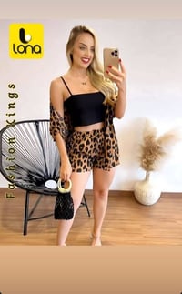 ملابس • قطعة • للبيع