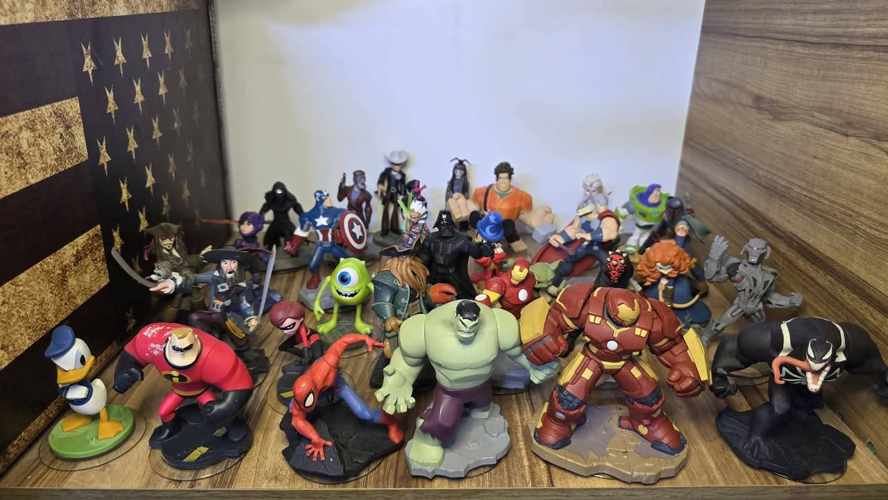 سلام عليكم مجموعه انفنتي للبيع نظافة ١٠٠% ٣٢ قطعه للاستفسار واتس اب***********
