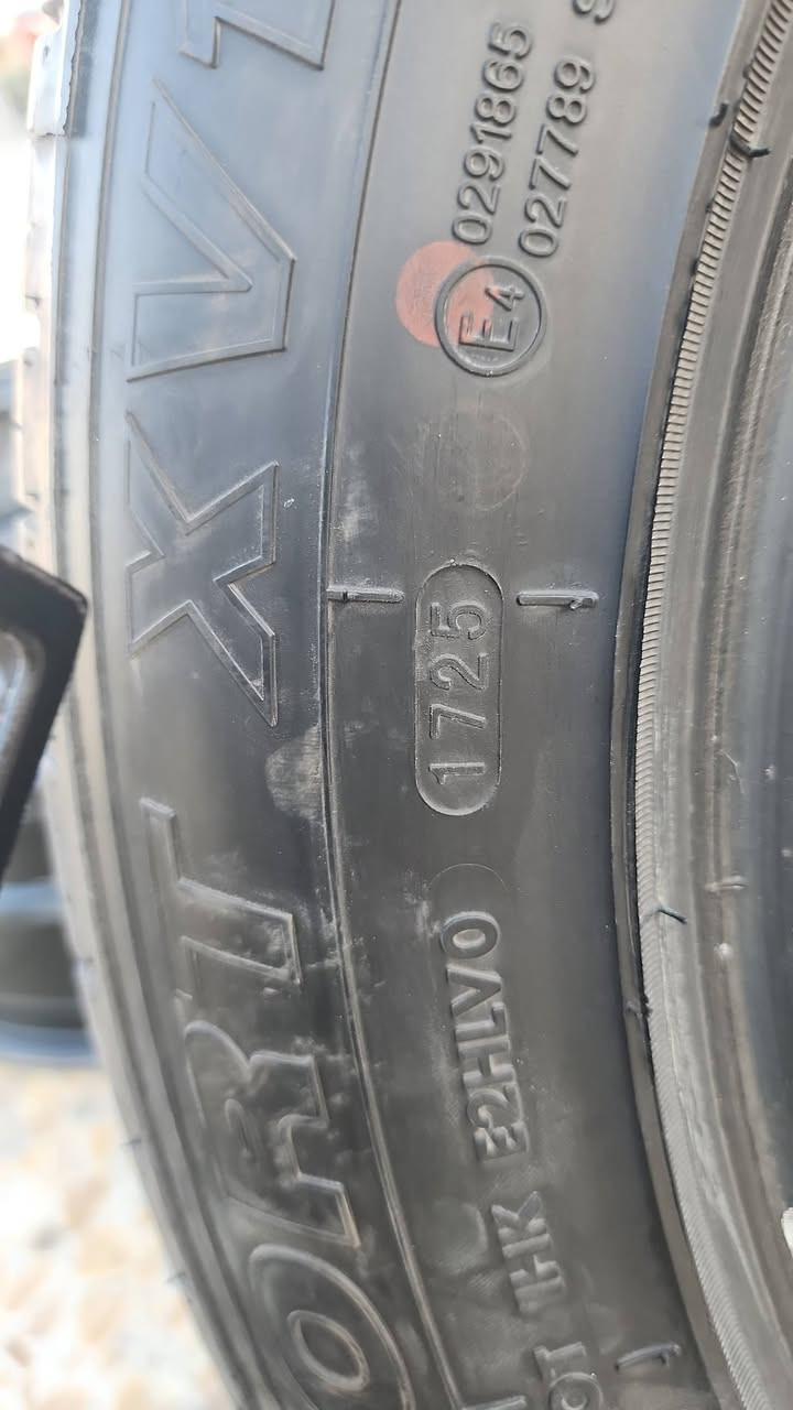 السلام عليكم..
تخم تايرات صار شهرين شادهن إنتاج 25 نوعية هلو النظافة 80 بالمية السعر ٢٠٠ الف وبيه مجال بصيط...
***********...
***********
