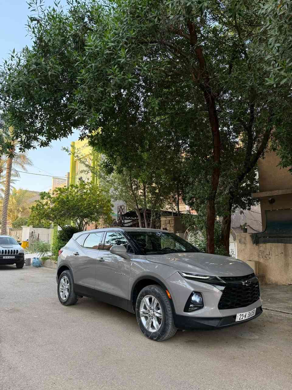 بلايزر لون اسمنتي فئة LT2 موديل 2021
محرك 2000 تيربو 
ماشيه 48 ميل قابل للزياده
السياره ضررها مثل ما موضح بالصوره 
ايرباك فقط ستيرن وراجع سستم 
كشن سايق كهرباء 
السياره بسم الله ماشاءالله كلش نظيفه 
و مال بيت ماماشيه هواي صدر كير مكينه كله نظيف 
بصمة اربع بوب كاميرا خلفيه 
السياره كامله مكفوله 
مكان السياره ديالى بعقوبه 
 .
للأستفسار الاتصال على ***********
سعرها 177$ وبيها مجال
