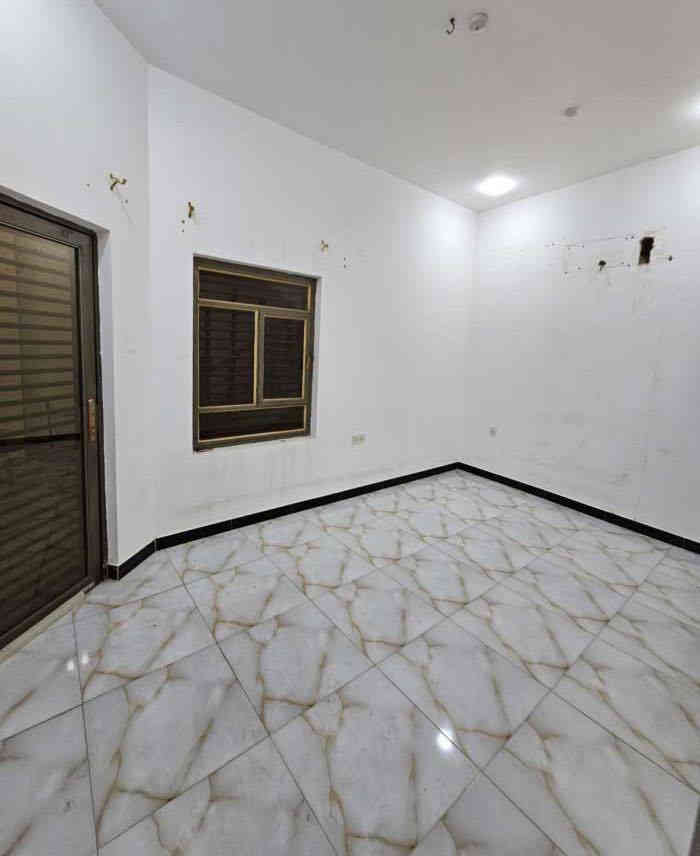 شقه طابق اول للأيجار 
تصلح لسكن العوائل 
العنوان /   الجزائر📍
المساحه / 100  م 
المحتويات /  غرفتين منام + صاله + 
استقبال + صحيات + مطبخ
الأيجار / 750 الف  
للتواصل :
***********
***********
***********
