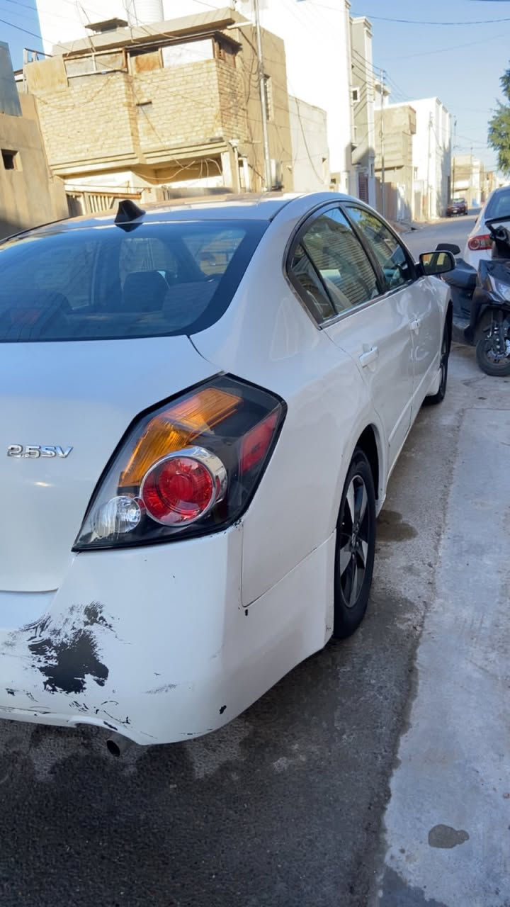 للبيع نيسان التيما ٢٠٠٨ امريكي حادثه خلفي و بالعراق جاملغ وبنيد بدون دواخل بدون شواصي كير ومكينه بحاله ممتازه سعر ٦٣ وبيه مجال  ***********
