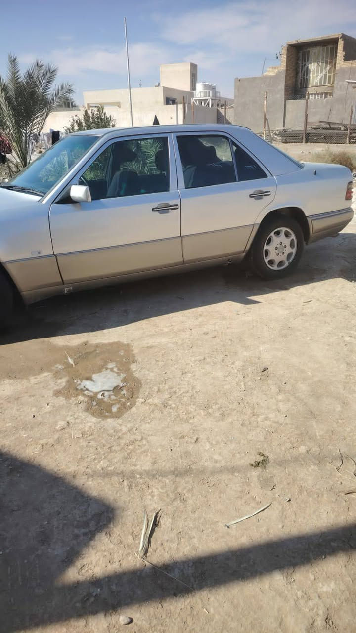 السلام عليكم 
مارسدس دب 1991
ابلاد كل على وضع الشركه مابيها قطرت خياس 
كير ومكينه توني شادهن حاويه
السعر90
***********
